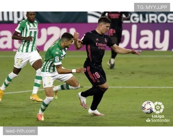 贝蒂斯中路渗透战术奏效，攻势如潮展现亮眼表现