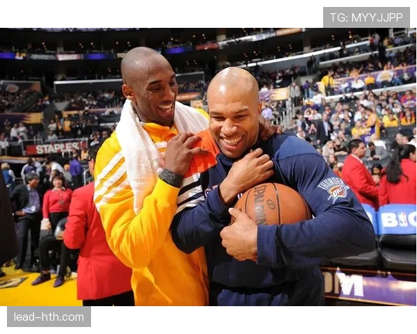 科比凌晨四点发的训练视频，我还在梦里吃宵夜……